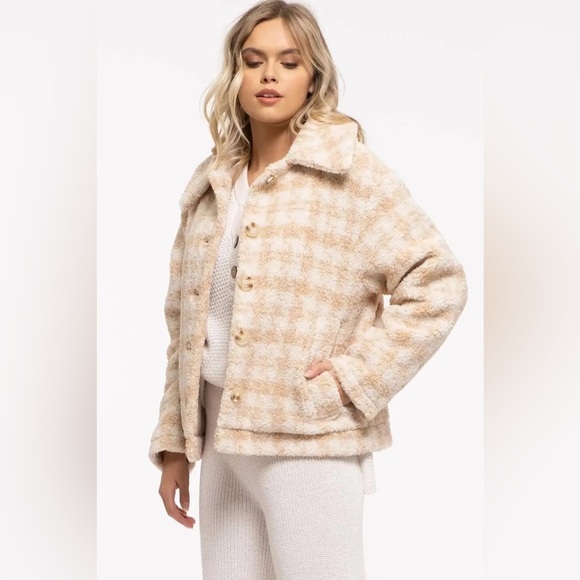 Blu Pepper Jackets & Blazers - 446 NWT Blu Pepper Houndstooth Teddy Jacket Sherpa Shacket Tan White Size M